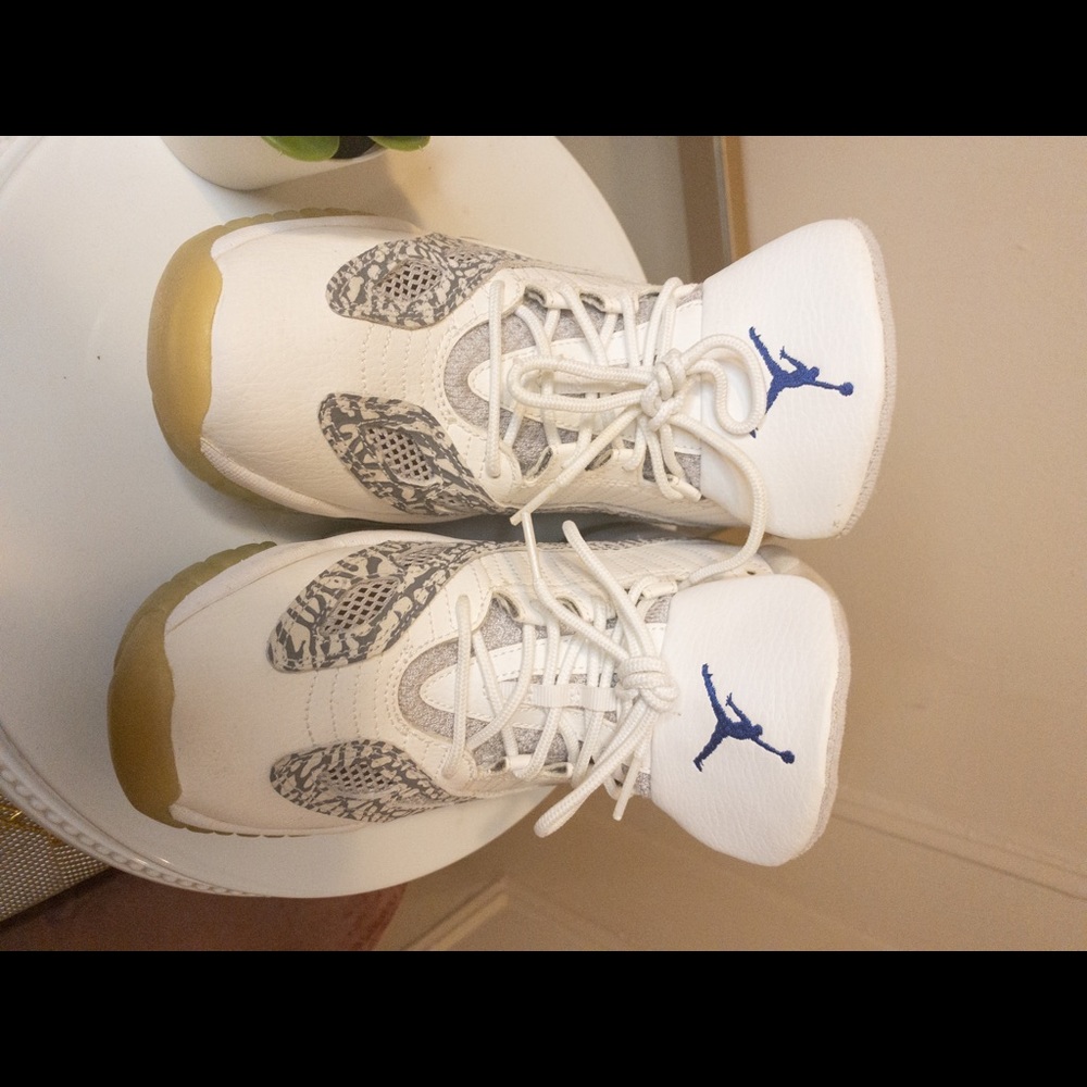 Jordan xi 11 Women 8.5 or Youth 7